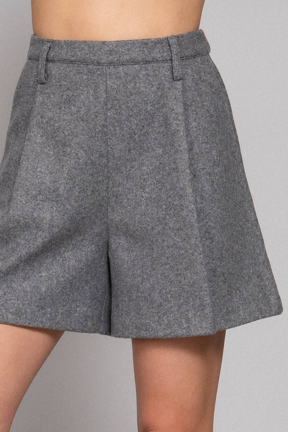 Pleated Shorts Gray