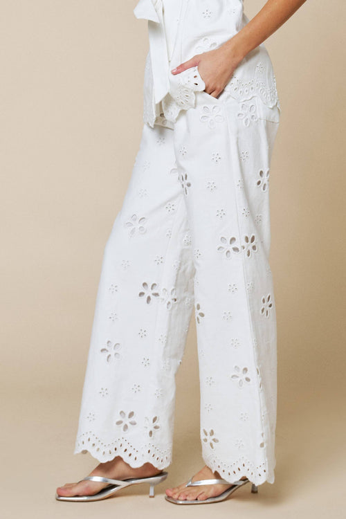 Floral Embroidery Pants Off white