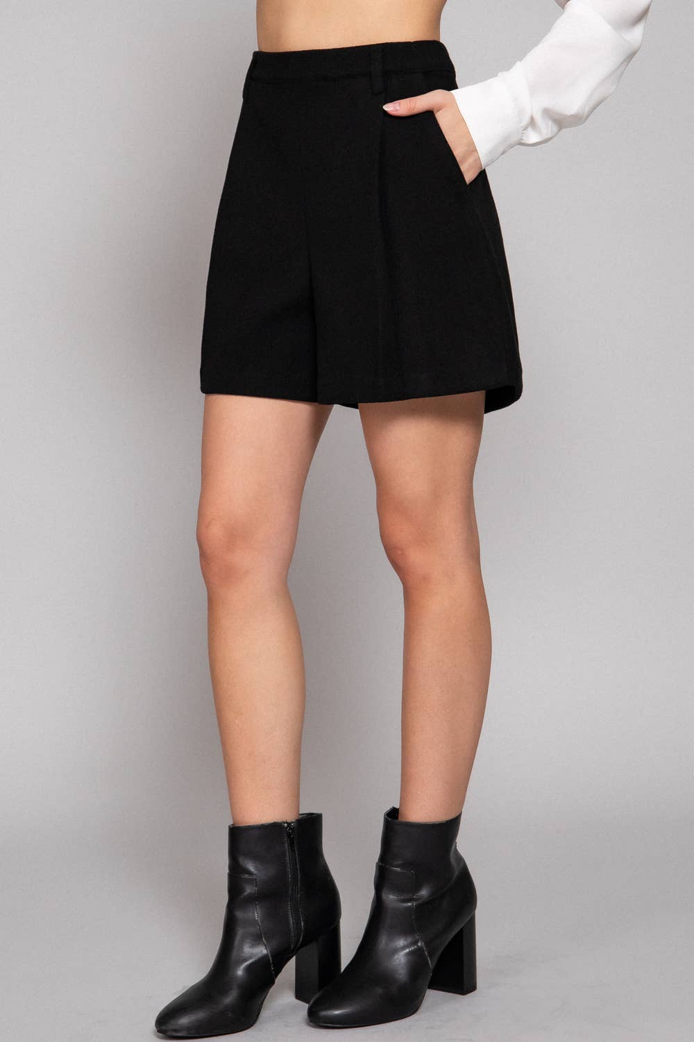 Pleated Shorts Black
